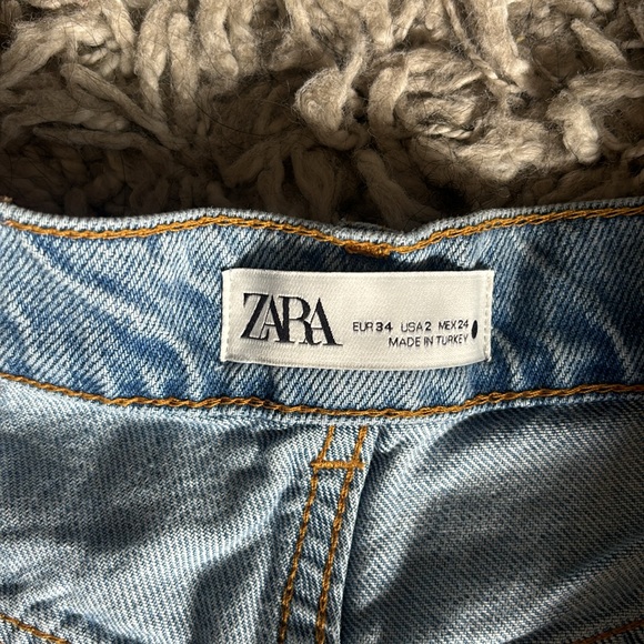 Zara 90’s shorts - Picture 2 of 3